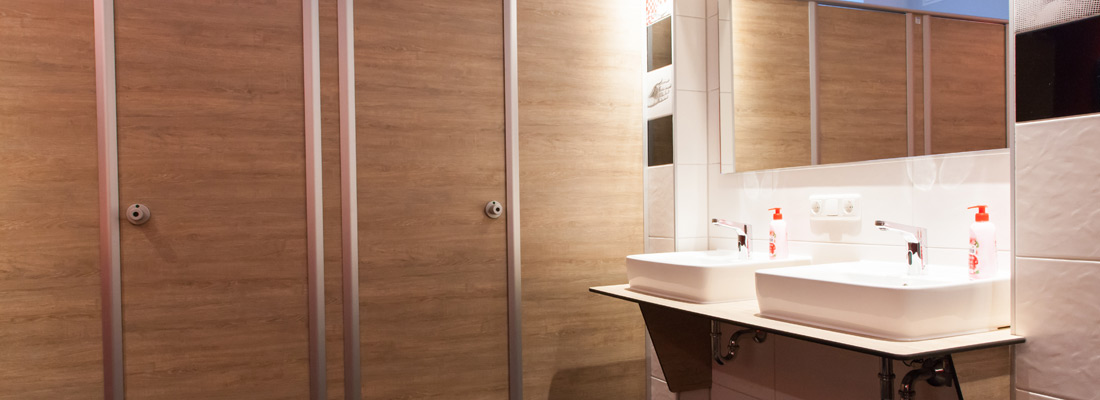 WC-Trennwand aus HPL - NA 13 mit Sonderdekor