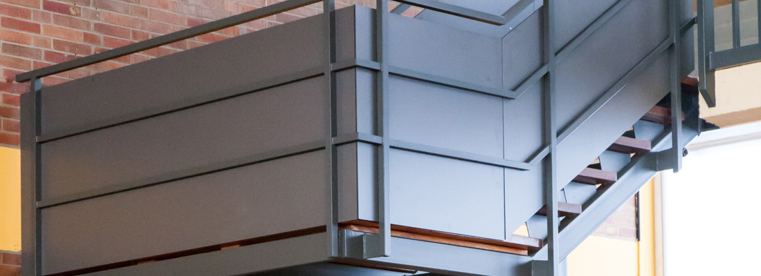 Sonderlösung - Treppenverkleidung aus HPL